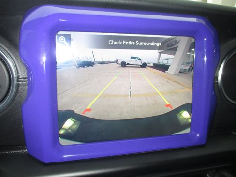 Used 2020 Jeep Gladiator Overland image 26