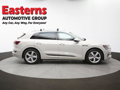 Used 2019 Audi e-tron Prestige w/ Prestige Package AWD/4WD image 44