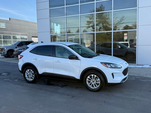 Used 2022 Ford Escape SE image 5