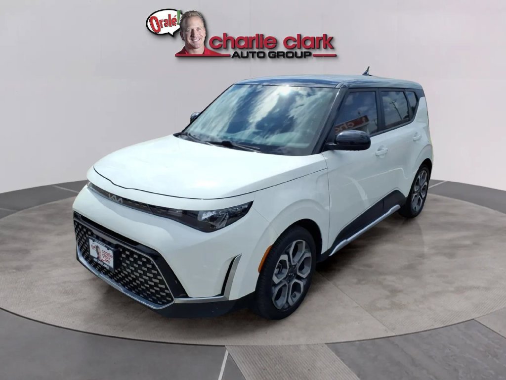 Used 2025 Kia Soul EX FWD image 1