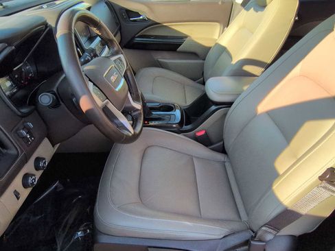 Used 2017 GMC Canyon SLT w/ Driver Alert Package image 10