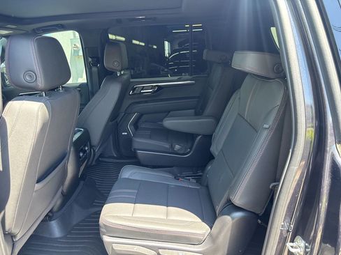 Used 2025 Chevrolet Suburban RST w/ Advanced Technology Package AWD/4WD image 17