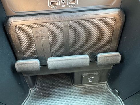Used 2025 RAM 1500 Big Horn AWD/4WD image 24