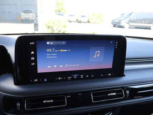 Used 2025 Lincoln Aviator AWD image 27