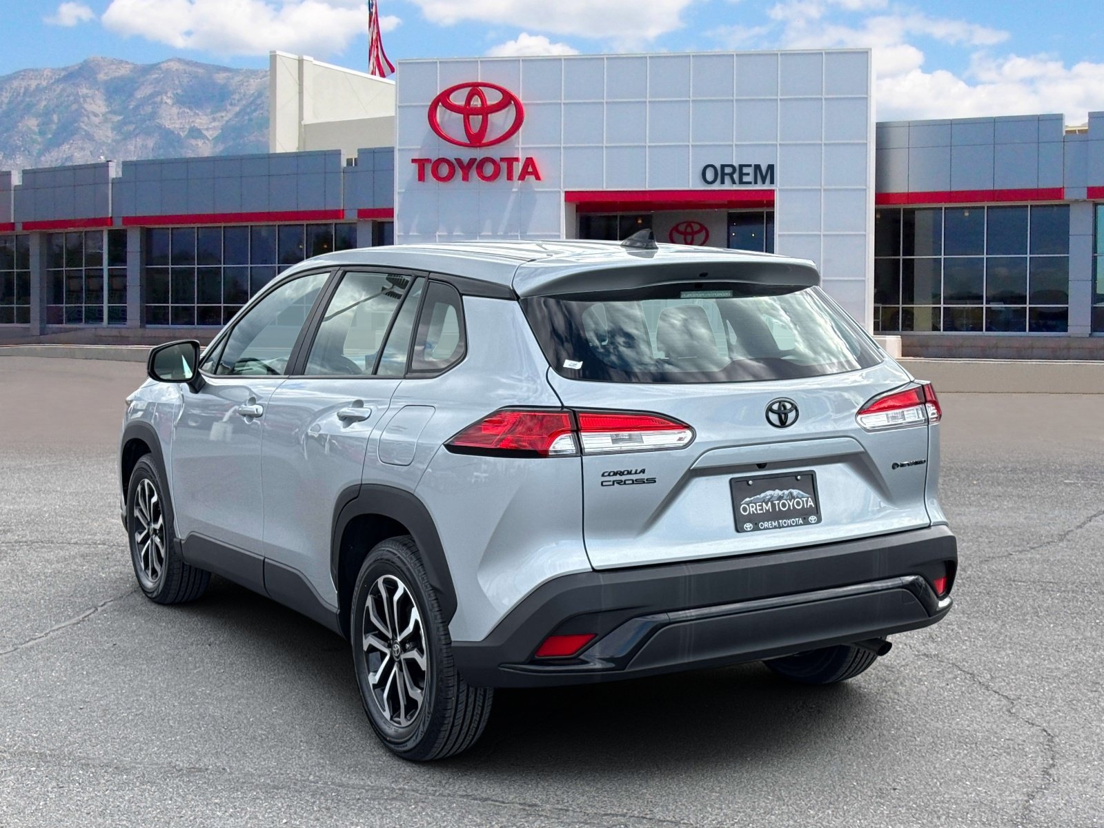 Used 2025 Toyota Corolla Cross AWD Hybrid image 5