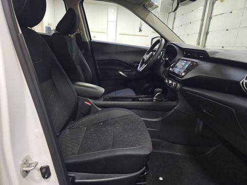Used 2024 Nissan Kicks SV image 8