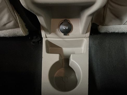 Used 2016 Ford Fiesta SE image 21