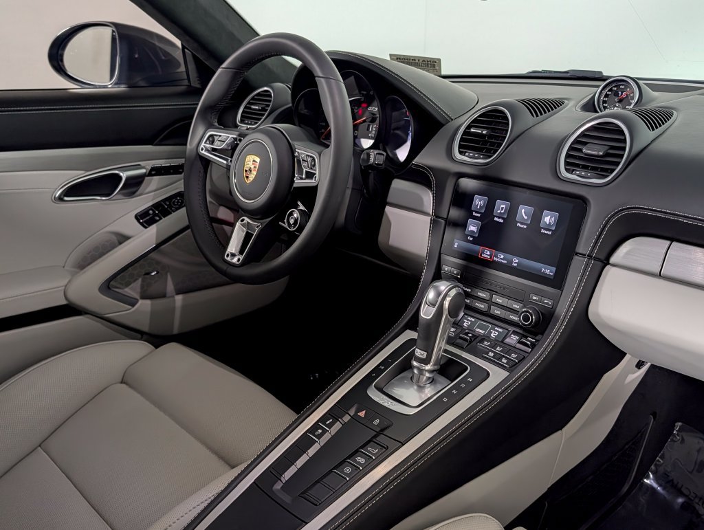 Certified 2025 Porsche 718 Cayman GTS RWD image 19