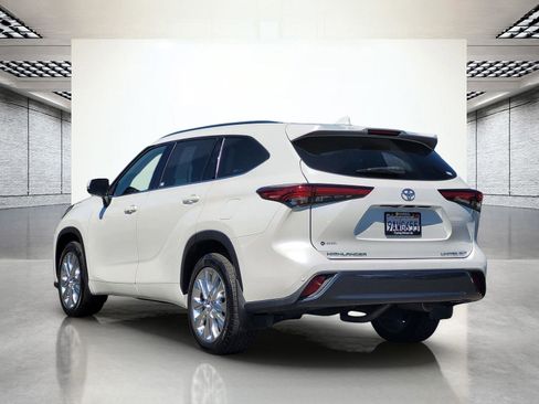 Used 2022 Toyota Highlander Limited image 9