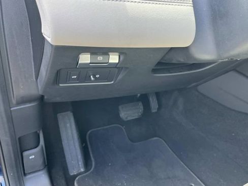 Used 2023 Land Rover Discovery Sport S AWD/4WD image 37