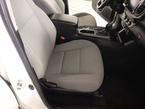 Used 2022 Toyota Tacoma SR w/ SR Convenience Package image 12