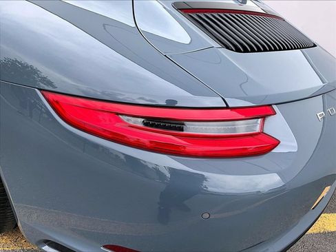 Used 2018 Porsche 911 Carrera RWD image 28