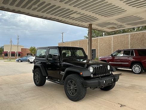 Used 2014 Jeep Wrangler Sport AWD/4WD image 3
