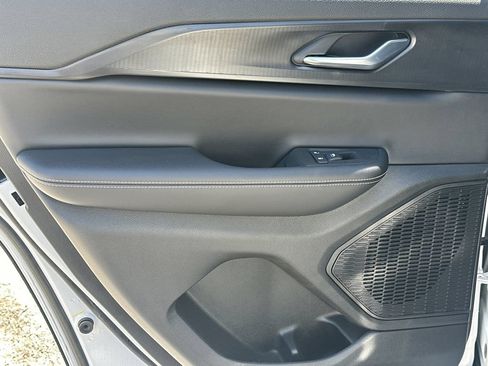 Used 2025 Jeep Grand Cherokee Altitude RWD image 23