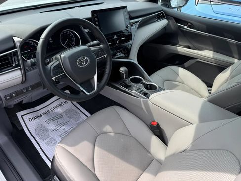 Used 2022 Toyota Camry XLE FWD image 12