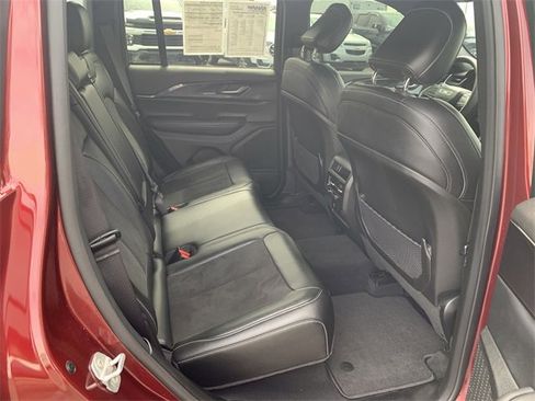 Used 2023 Jeep Grand Cherokee Altitude image 25