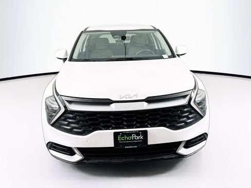 Used 2024 Kia Sportage LX image 2