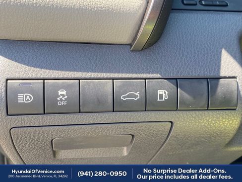 Used 2018 Toyota Camry LE FWD image 14