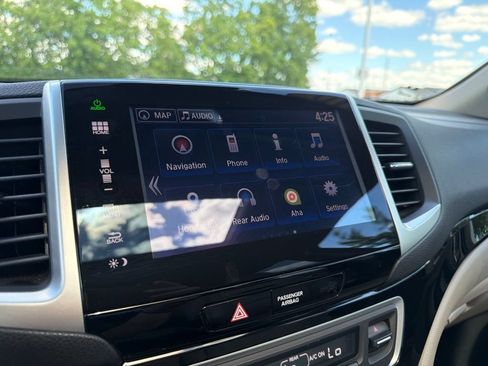 Used 2016 Honda Pilot Touring image 31