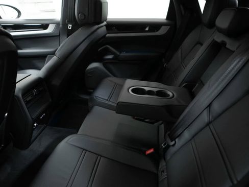 New 2026 Porsche Cayenne Coupe AWD/4WD image 38