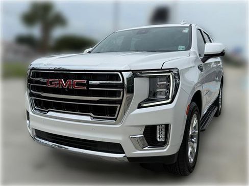 Used 2023 GMC Yukon SLT w/ SLT Premium Package RWD image 3