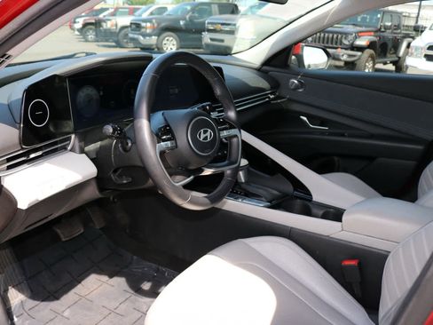 Used 2024 Hyundai Elantra Limited FWD image 7