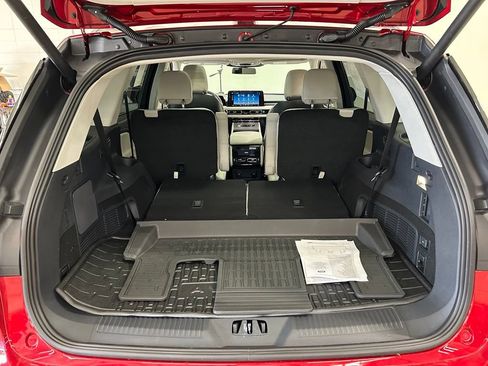 New 2026 Lincoln Aviator AWD w/ Jet Appearance Package image 31
