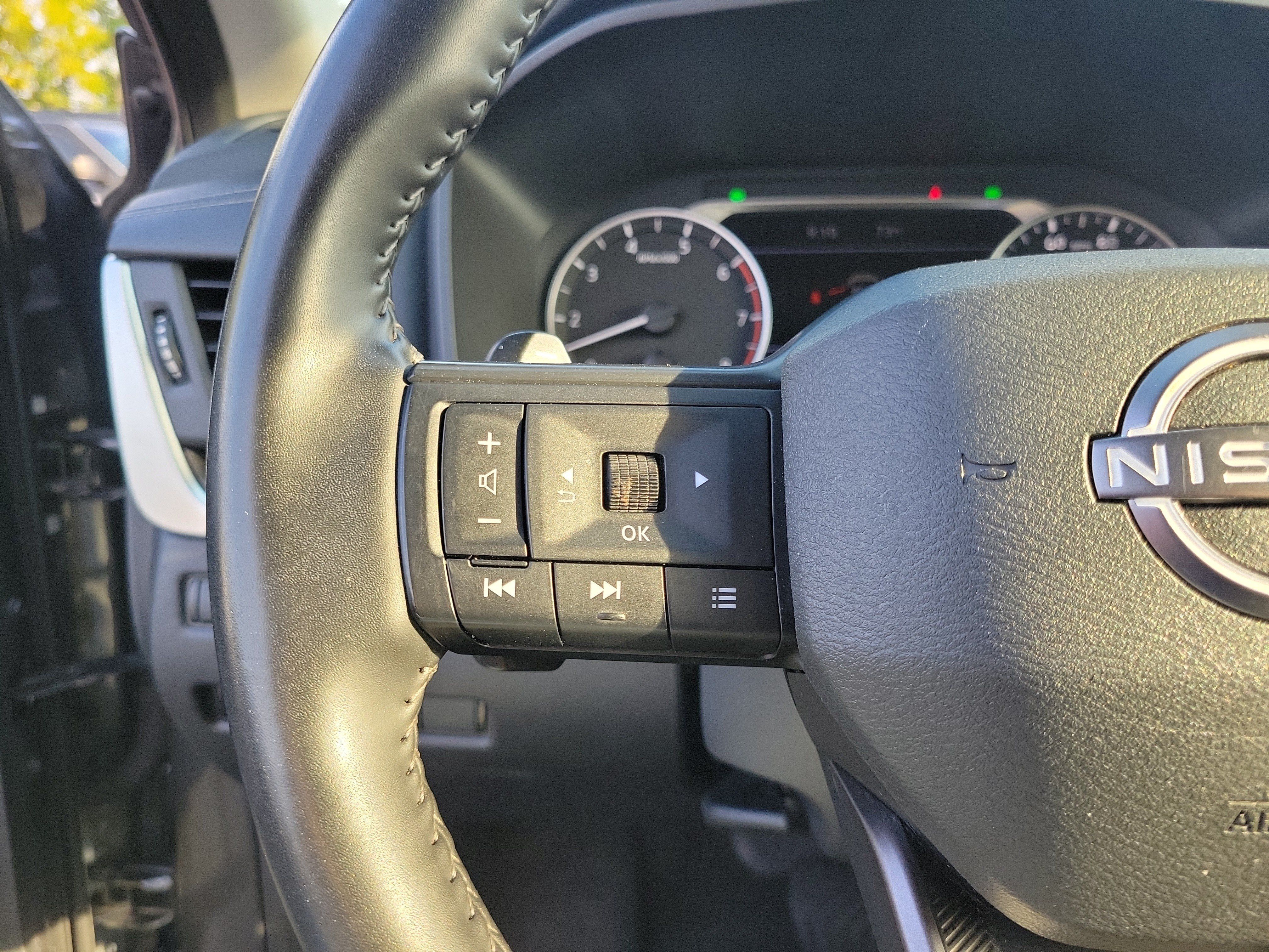 Used 2025 Nissan Rogue SV AWD/4WD image 22
