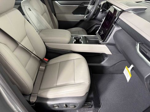 New 2026 GMC Acadia Elevation w/ Elevation Premium Package image 22