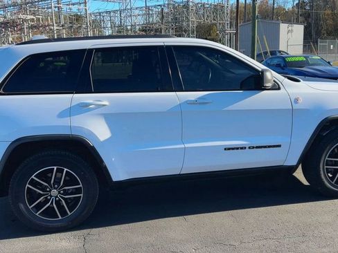 Used 2018 Jeep Grand Cherokee Trailhawk w/ Trailhawk Luxury Group image 9