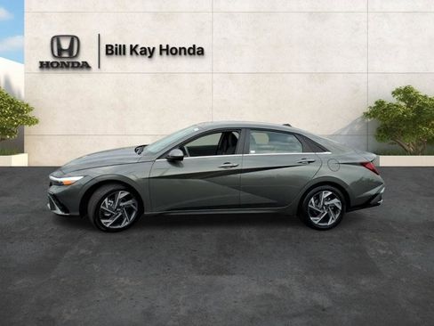 Used 2025 Hyundai Elantra SEL image 7