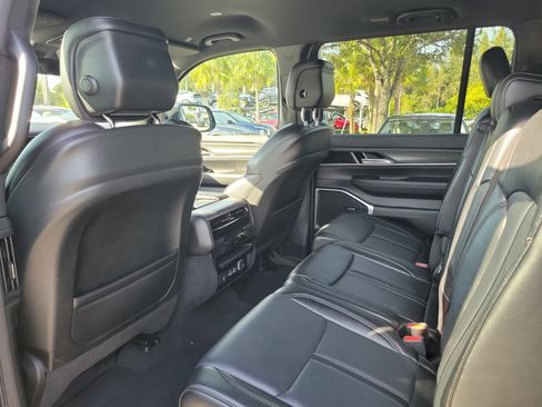 Used 2024 Jeep Wagoneer Series II w/ Flexible Seating Group image 5