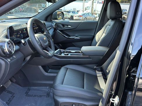 New 2026 Chevrolet Equinox LT w/ Convenience Package II image 8