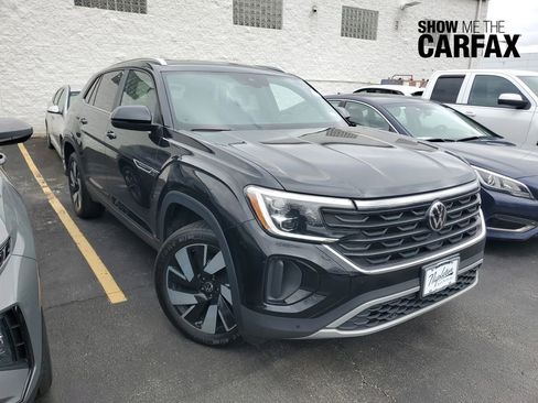 Used 2025 Volkswagen Atlas Cross Sport SE image 1