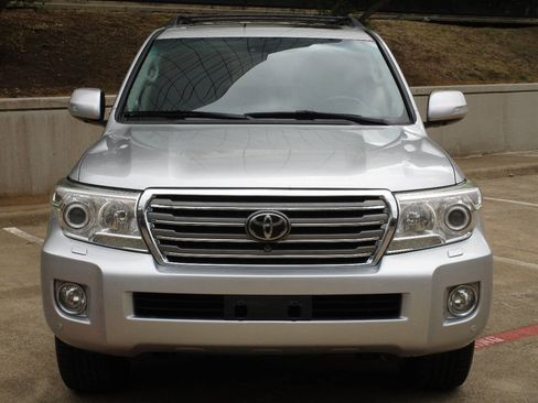 Used 2014 Toyota Land Cruiser image 5