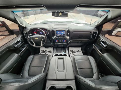 Used 2022 Chevrolet Silverado 2500 LTZ w/ LTZ Convenience Package image 17