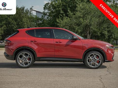 New 2025 Alfa Romeo Tonale w/ Premium Package AWD/4WD image 4