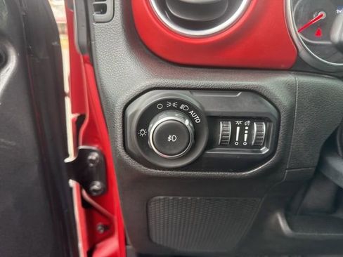 Used 2018 Jeep Wrangler Unlimited Rubicon w/ Safety Group AWD/4WD image 28