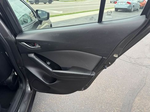 Used 2017 MAZDA MAZDA3 Sport image 17