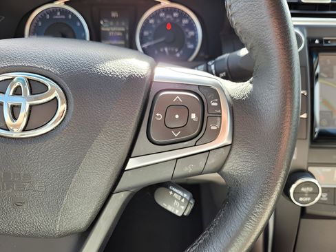 Used 2017 Toyota Camry XLE image 32