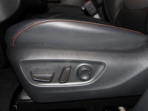 Used 2023 Toyota Sienna XSE image 7