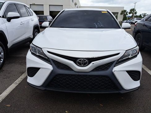 Used 2020 Toyota Camry SE image 5