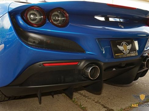 Used 2022 Ferrari F8 Tributo image 8