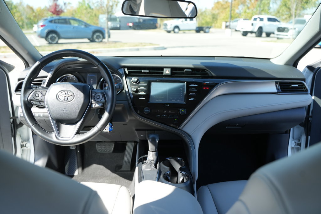 Used 2020 Toyota Camry SE FWD image 26
