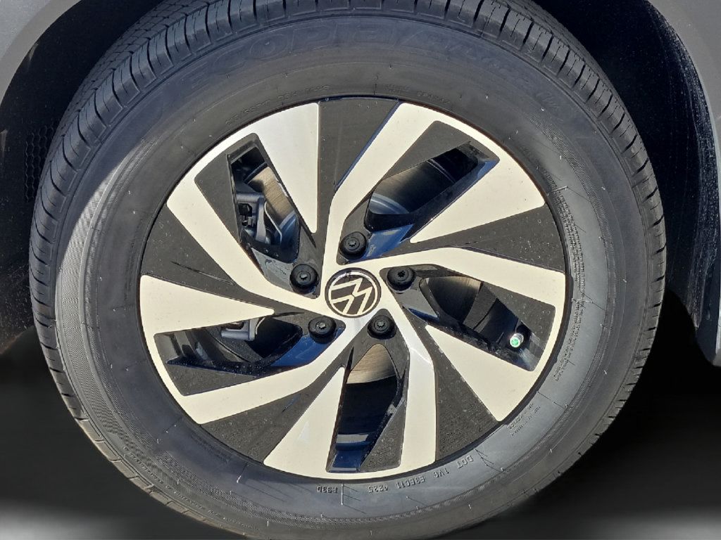 Certified 2026 Volkswagen Tiguan S FWD image 8