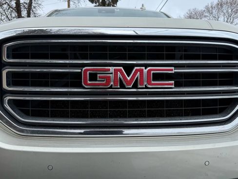Used 2016 GMC Yukon XL SLT image 12