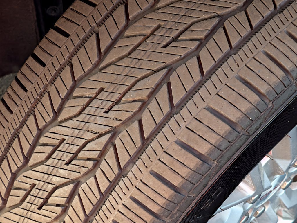 Used 2024 GMC Acadia Elevation FWD image 10