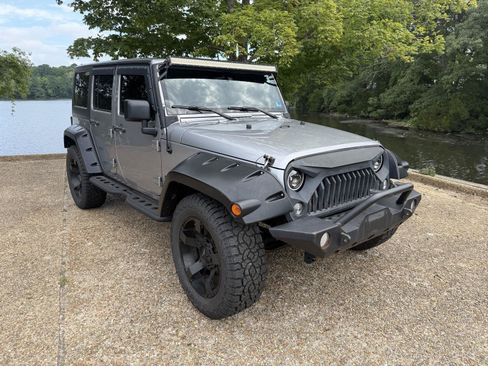 Used 2017 Jeep Wrangler Unlimited Sport w/ Quick Order Package 24S AWD/4WD image 1