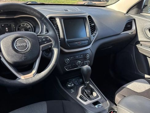 Used 2014 Jeep Cherokee Latitude w/ Cold Weather Group AWD/4WD image 46