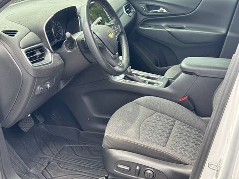 Used 2024 Chevrolet Equinox LT FWD image 9
